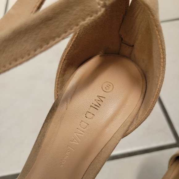 windsor wild diva heels suede tan - Picture 3 of 3